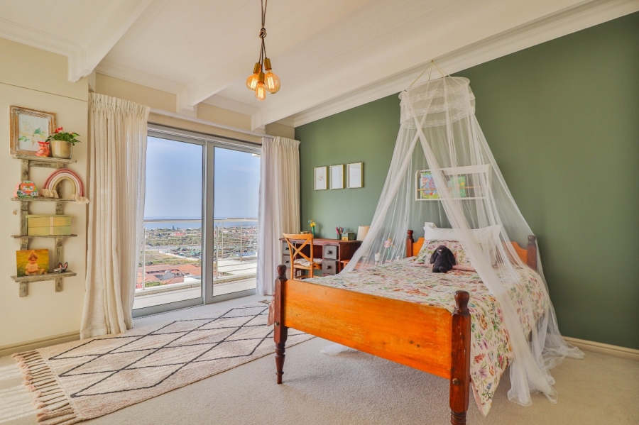 4 Bedroom Property for Sale in Hartenbos Heuwels Western Cape